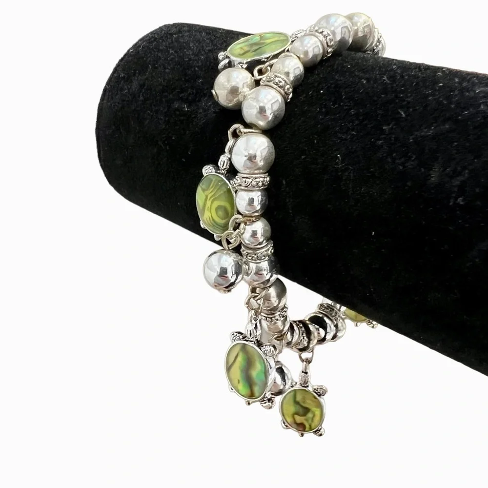 VINTAGE SILVER TONE BEADS & GREEN TURTLE CHARM STRETCH BRACELET